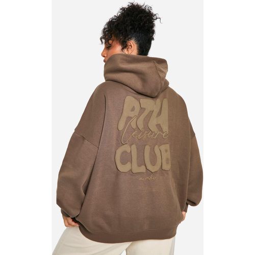 Felpa Plus Size oversize sovratinta con stampa Ath Club a caratteri arrotondati e cappuccio - boohoo - Modalova