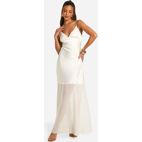 Vestito maxi in raso in chiffon con scollo a V - boohoo - Modalova