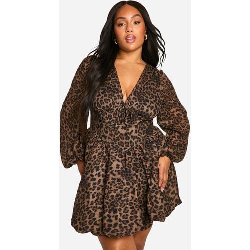 Vestido Plus Skater De Tela Con Estampado De Leopardo Y Pompones En El Bajo - boohoo - Modalova