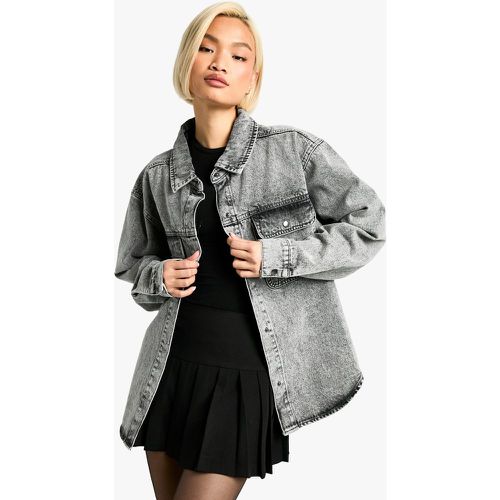 Camisa Oversize Vaquera Con Lavado De Ácido - boohoo - Modalova