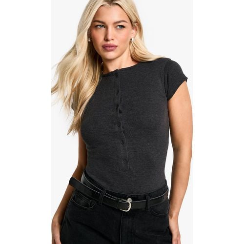 Body Estilo Camiseta Con Botones De Presión - boohoo - Modalova