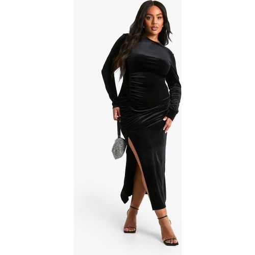 Vestito midi Plus Size in velluto con ruches - boohoo - Modalova