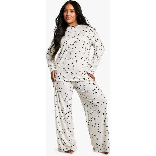 Set pigiama Plus Size con pantaloni lunghi a maniche lunghe con stampa a cuori - boohoo - Modalova