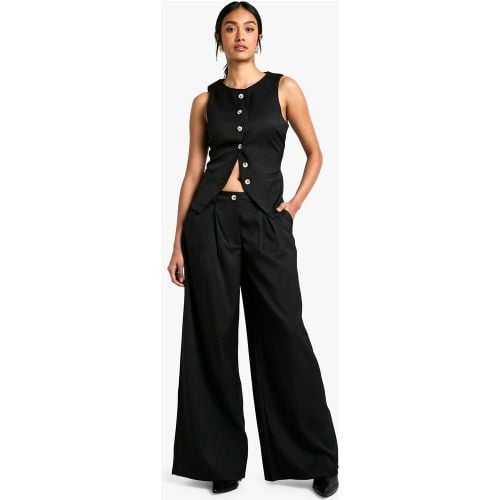 Pantaloni dritti sartoriali con pieghe - boohoo - Modalova