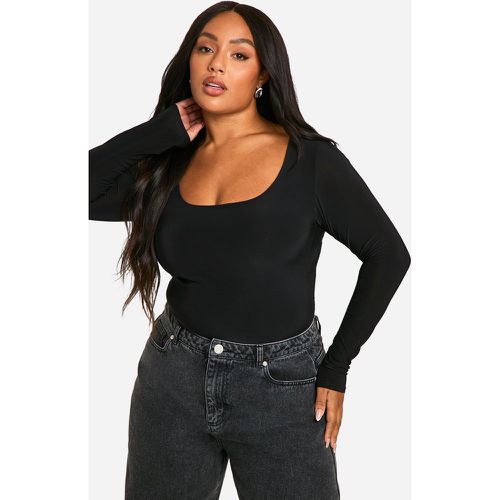 Body Plus Size seducente su due livelli con scollo rotondo - boohoo - Modalova