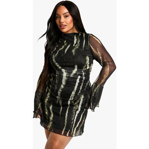 Vestito a trapezio Plus Size con stampa e arricciature - boohoo - Modalova