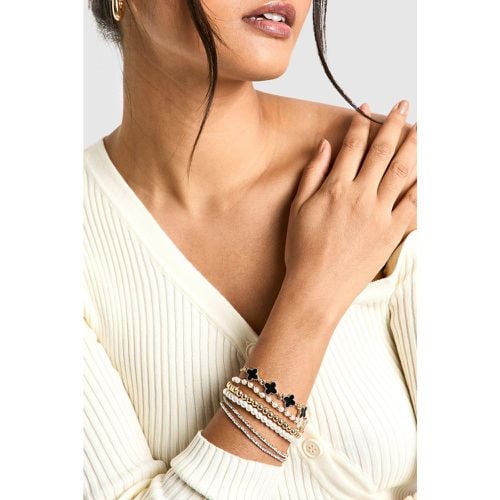 Bracciali a più fili con perle e smalto - set di 6 paia - boohoo - Modalova