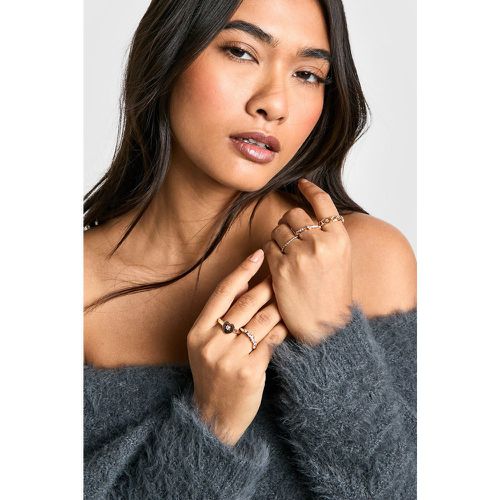 Pack De 5 Anillos Dorados Con Corazón E Incrustaciones - boohoo - Modalova