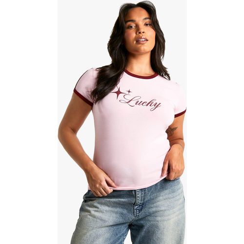 T-shirt Plus Size a righe 95 con grafiche e RINGER - boohoo - Modalova