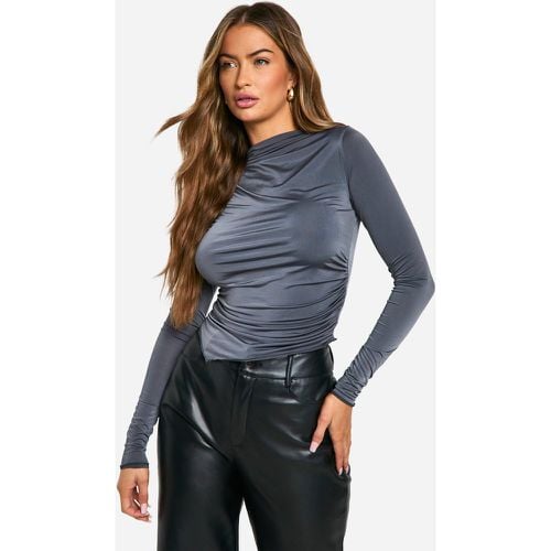 Top seducente drappeggiato davanti con fondo asimmetrico - boohoo - Modalova