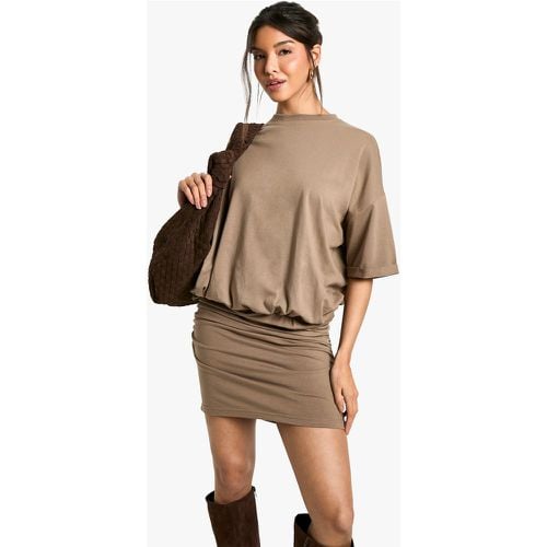 Miniabito T-shirt con ruches, Beige - boohoo - Modalova