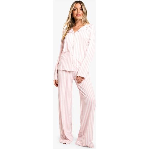 Set pigiama con camicia & pantaloni Candy - boohoo - Modalova