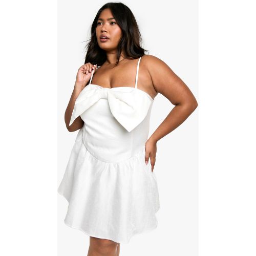 Vestito Skater Plus Size con spalline e fiocco - boohoo - Modalova