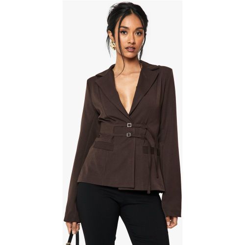 Americana Entallada Con Hebilla - boohoo - Modalova