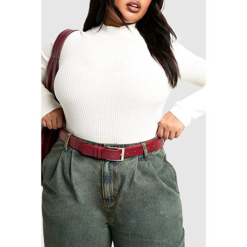 Cintura Plus Size in taglio maschile con fibbia spessa ciliegia - boohoo - Modalova