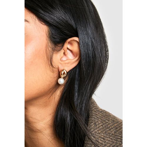 Pendientes Dorados Con Perlas - boohoo - Modalova