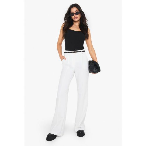 Pantaloni a zampa TALL ESSENTIAL - boohoo - Modalova