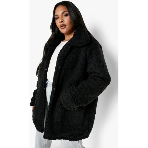 Cappotto Plus Size in pelliccia sintetica morbida - boohoo - Modalova