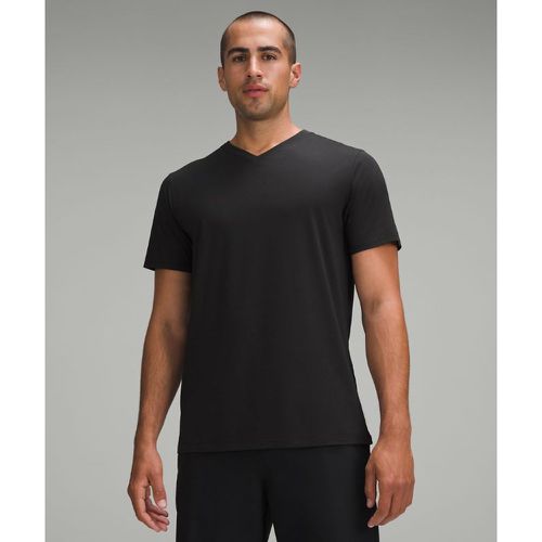 – Fundamental T-Shirt mit V-Ausschnitt für Männer – Schwarz – Größe XS - lululemon - Modalova