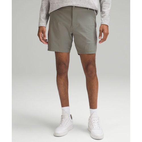 – Commission Shorts klassischer Schnitt Warpstreme für Männer – 18 cm – Grau – Größe 38 - lululemon - Modalova