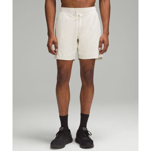 – License To Train Shorts mit Liner für Männer – 18 cm – Weiß – Größe XS - lululemon - Modalova