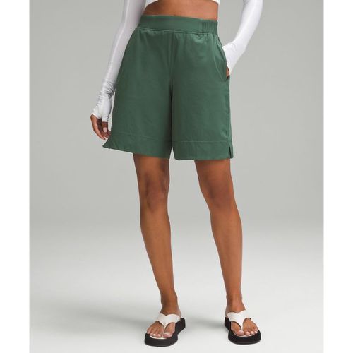 – Gewebte, stretchige Bermuda-Shorts mit mittelhohem Bund für Frauen – 23 cm – Größe M - lululemon - Modalova