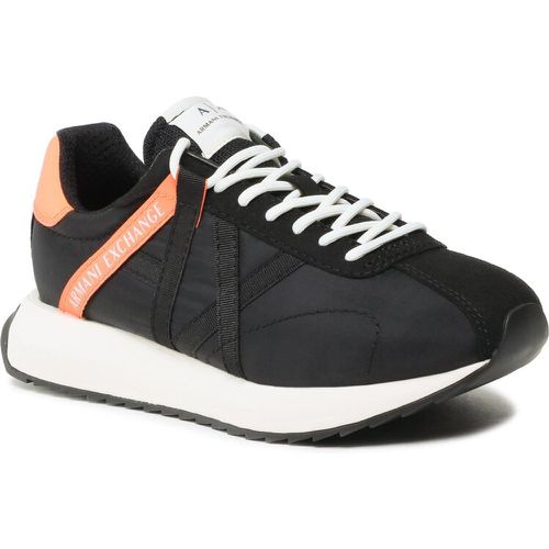 Sneakers - XUX150 XV608 K639 Black/Orange - Armani Exchange - Modalova