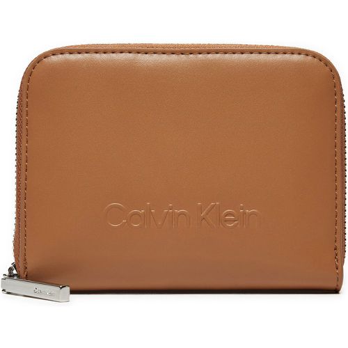 Portafoglio piccolo da donna Embossed Logo Zip Md K60K612437 - Calvin Klein - Modalova