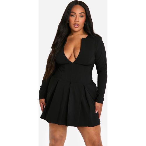 Vestito Plus Size a maniche lunghe con dettagli stile corsetto, scollo profondo e pieghe sul fondo - boohoo - Modalova