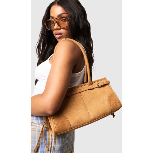 Bolso De Hombro Holgado De Ante Sintético Con Hebilla - boohoo - Modalova