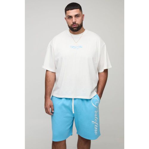 Plus Oversized Boxy Official Man Print T-Shirt & Relaxed Short Set - boohoo - Modalova