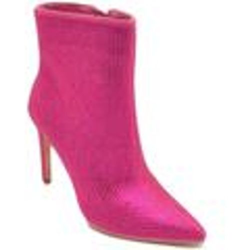 Tronchetti Scarpa tronchetto mezzo stivaletto donna a punta fucsia con tac - Malu Shoes - Modalova