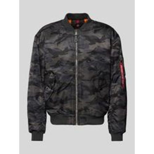 Bomberjacke mit Camouflage-Muster - alpha industries - Modalova