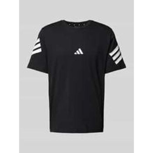 T-Shirt mit Label-Print - adidas Sportswear - Modalova