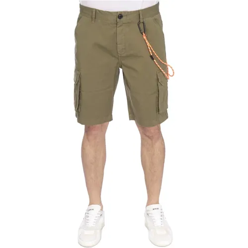 Military Pocket Men`s Bermuda Shorts , male, Sizes: W32 - Sun68 - Modalova