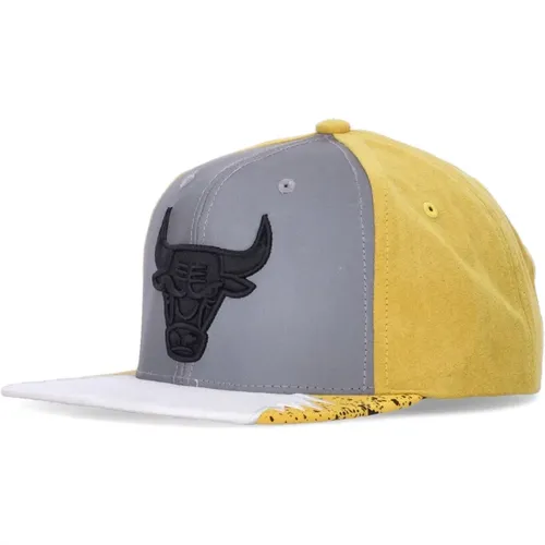 Caps, male, , Size: ONE SIZE Chicago Bulls Snapback Cap Yellow/White - Mitchell & Ness - Modalova