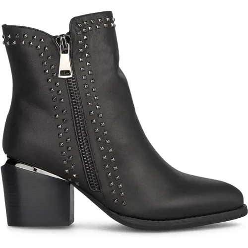 Ankle boots studs zip fastener , female, Sizes: 8 UK, 3 UK, 6 UK, 4 UK, 7 UK, 5 UK, 2 UK - Alma en Pena - Modalova