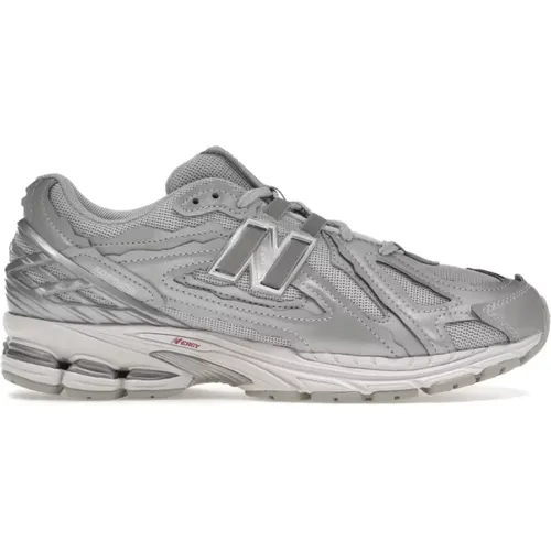 Schutzpaket Silber Metallic Schuhe , Herren, Größe: 42 EU - New Balance - Modalova