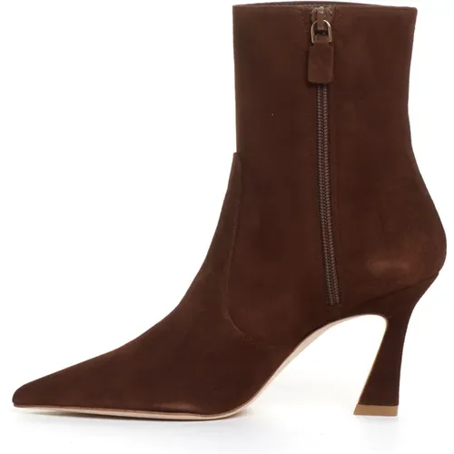 Elegant Suede Ankle Boots Coffee , female, Sizes: 4 UK, 4 1/2 UK, 7 UK, 5 1/2 UK, 6 UK, 3 1/2 UK - Stuart Weitzman - Modalova