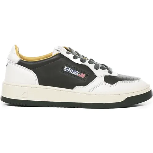 Medalist Low Sneakers Black White , male, Sizes: 6 UK, 10 UK, 12 UK, 9 UK, 11 UK, 5 UK, 8 UK, 7 UK - Autry - Modalova