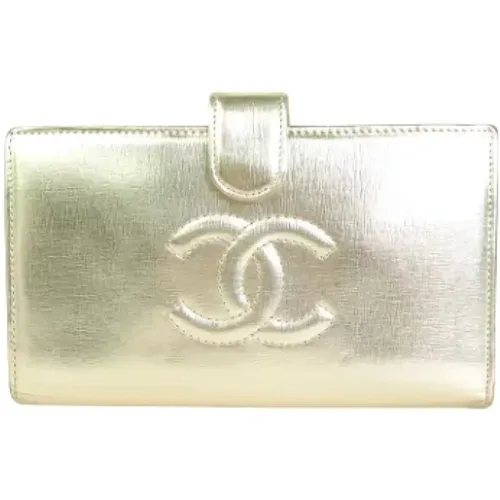 Pre-owned Wallets, female, , Size: ONE SIZE Pre-owned Gold Leather Women`s Bi-Fold Wallet - Chanel Vintage - Modalova