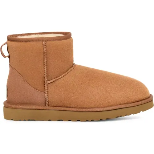 Classic Chestnut Suede Boots , male, Sizes: 9 UK, 12 UK, 7 UK, 8 UK, 10 UK, 11 UK - Ugg - Modalova