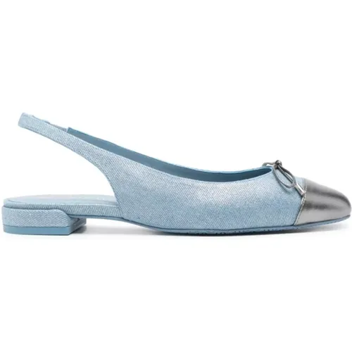 Flat shoes Silver , female, Sizes: 5 1/2 UK, 4 1/2 UK, 6 UK, 5 UK - Stuart Weitzman - Modalova