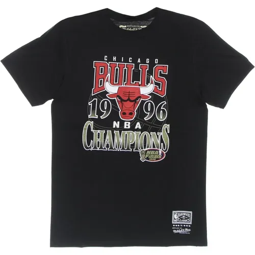 T-Shirts, male, , Size: XL Chicago Bulls 1996 Champions Tee - Mitchell & Ness - Modalova