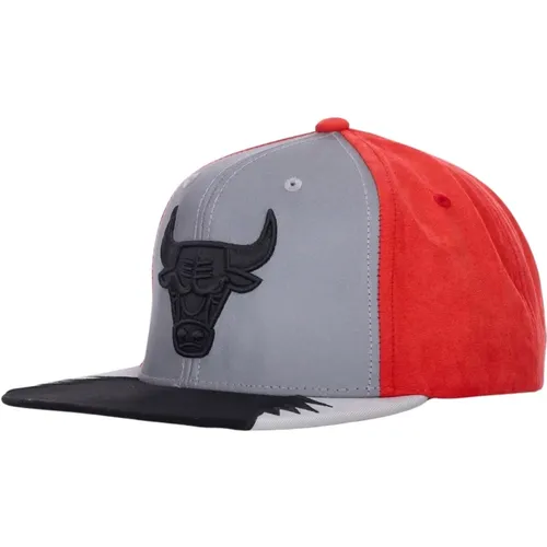 Caps, male, , Size: ONE SIZE Chicago Bulls Flat Visor Cap - Mitchell & Ness - Modalova