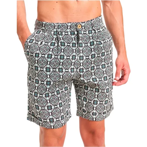 Classic Cut Linen Bermuda Shorts , male, Sizes: M, XL, S, L - Peninsula - Modalova