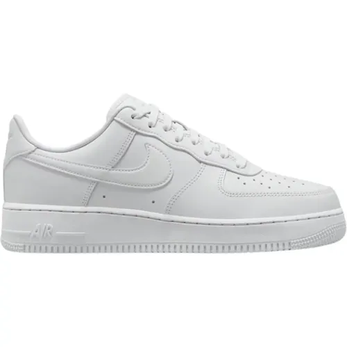 Frische Ledersneakers mit Perforierter Spitze - Nike - Modalova