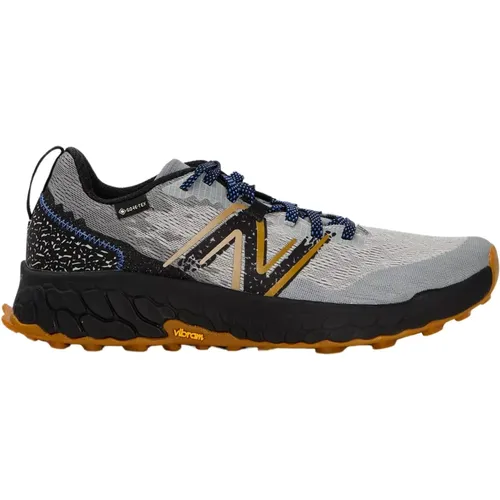 Sneakers, male, , Size: 7 1/2 US Lightweight Breathable Flat Shoes with Waterproof Gore-Tex Technology - New Balance - Modalova