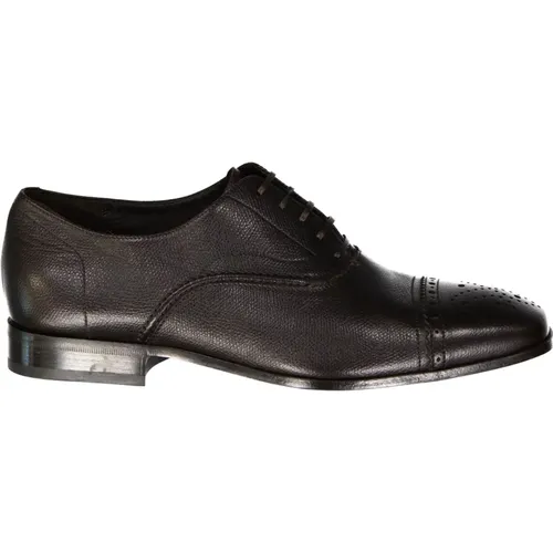 Braune Loafer Schuhe mit Perforiertem Detail - Salvatore Ferragamo - Modalova