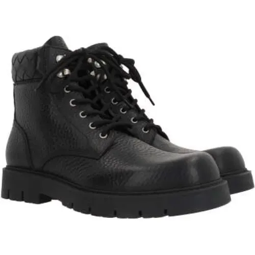 Hammered Leather Lace-Up Boots , male, Sizes: 9 UK, 8 UK - Bottega Veneta - Modalova